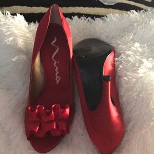 Nina Red satin peep toe heels. Size 7/37.